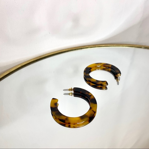 RESIN TORTOISESHELL BIG HOOPS - Picture 2 of 5